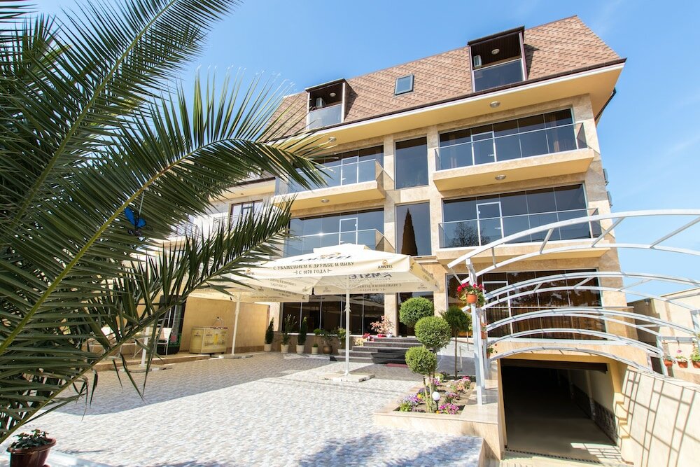 Фото отеля 1