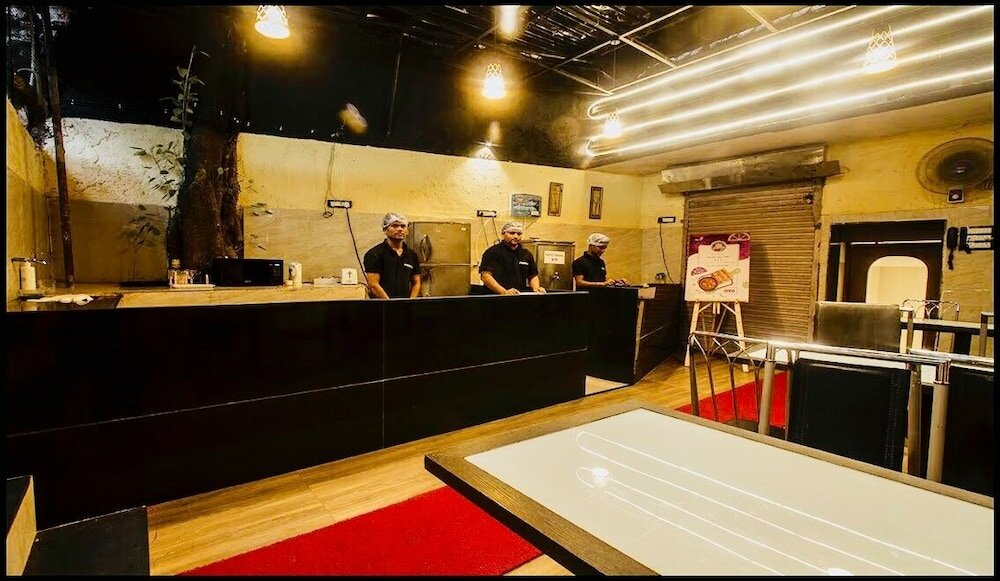 Фото Hotel Qubestay Airport