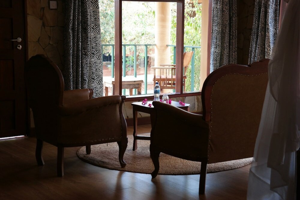 Фото Enyati Lodge