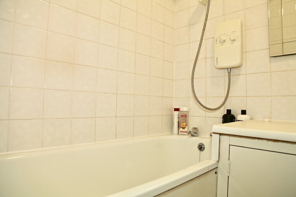 Фото Kensington Palace by Underground station