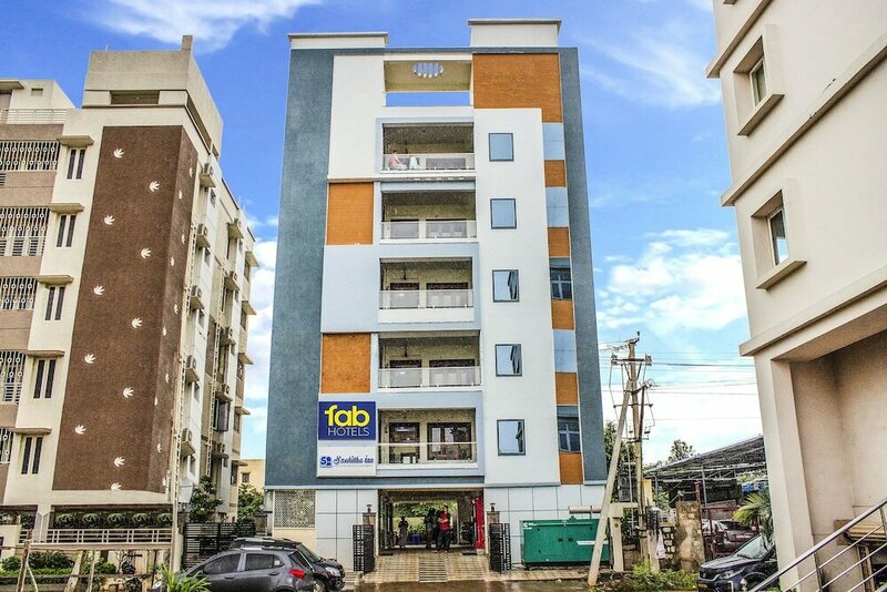 Гостиница FabHotel Snehitha Inn в Виджаяваде