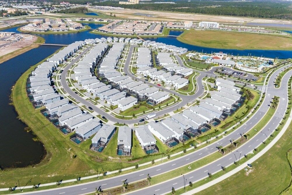 Фото 5br Pool Home in Storey Lake by Shv-4817