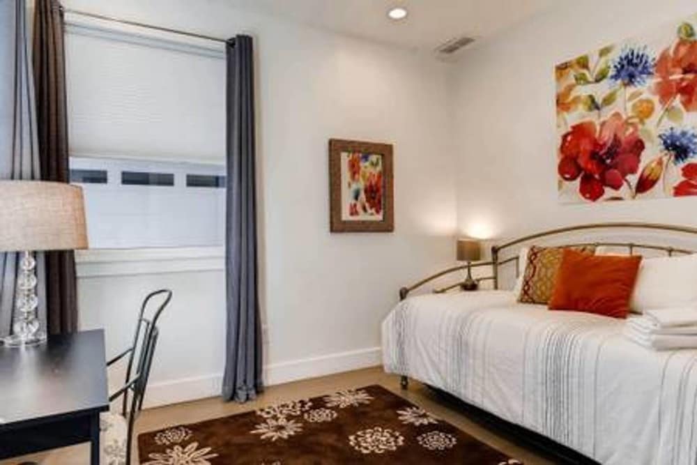 Фото The Highland Square Experience Lohi Townhome With Hot Tub