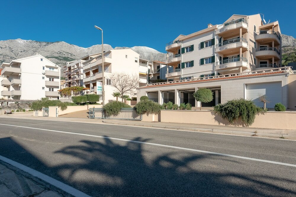 Фото Villa Tucepi Apartments