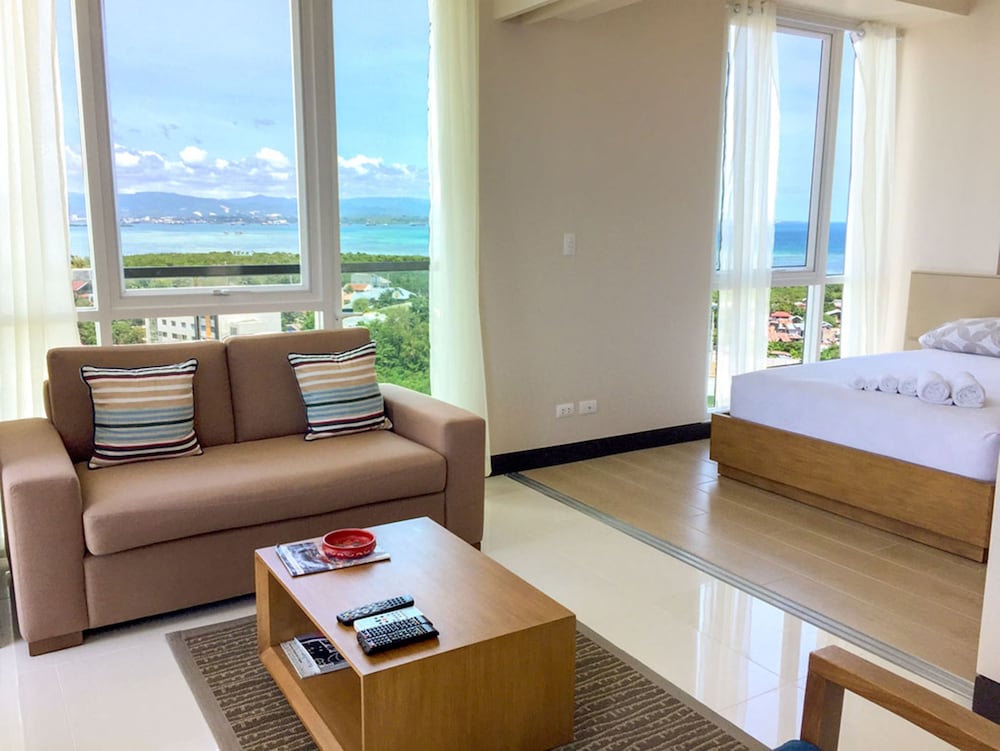 Фото Mactan Cebu Beach Condo