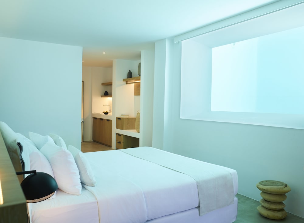 Фото Melidonia Suites