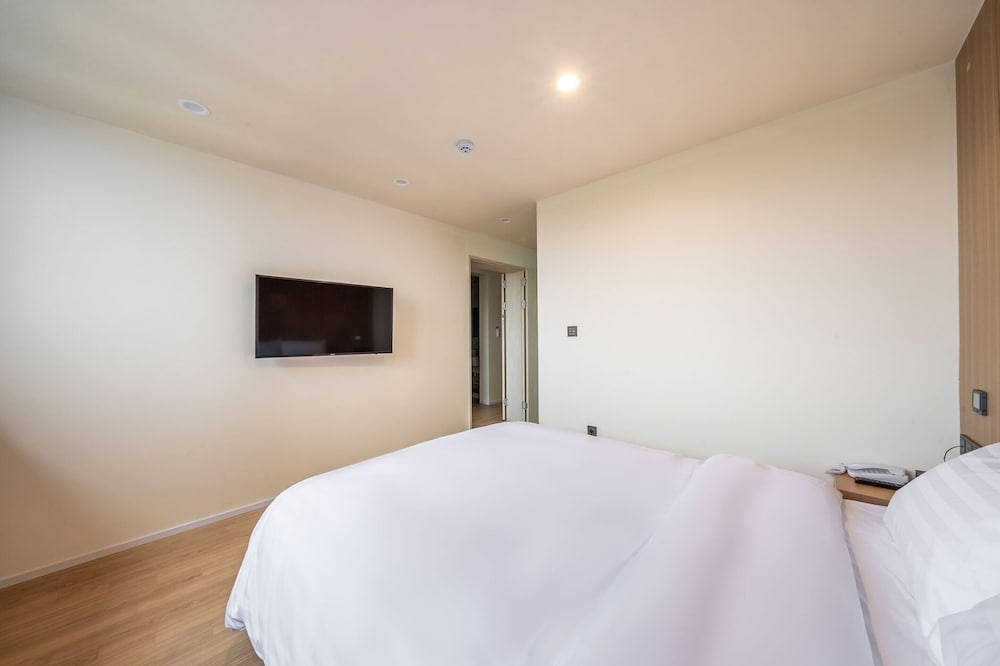 Фото Aroomi Hotel