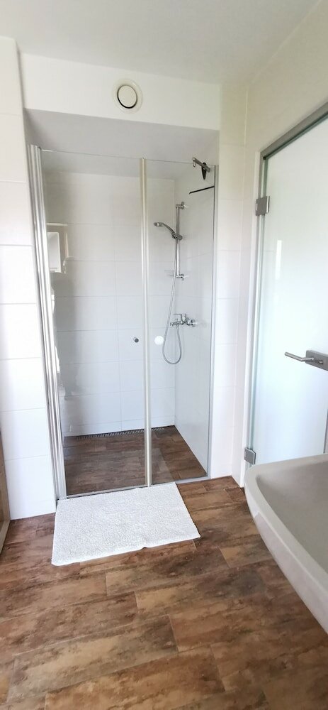 Фото Domovoj Apartments and Rooms