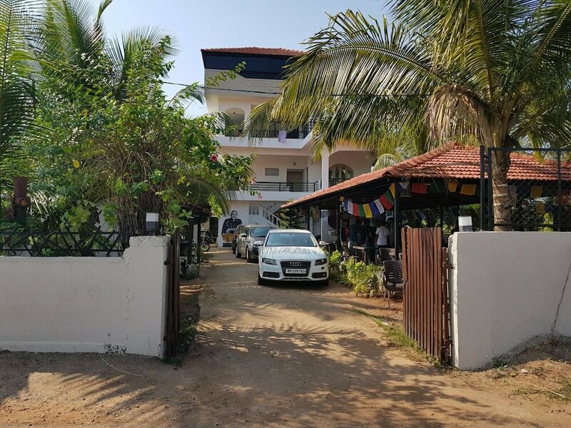Гостиница Moustache Goa CoWork Hostel в Мандреме