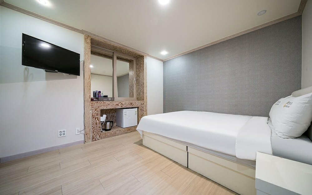Фото Yeosu Rainbow Self Check-in Motel