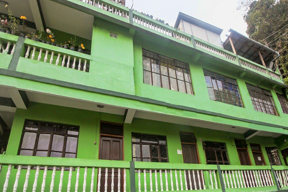 Фото Oyo 6519 Batasia Loop