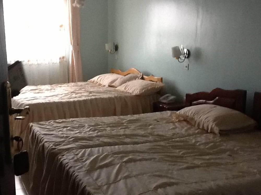 Фото Serene Hotel