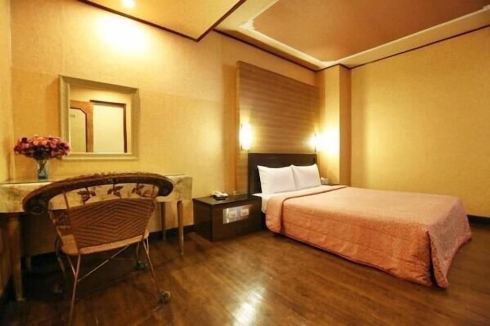 Фото Hotel Lee Chan