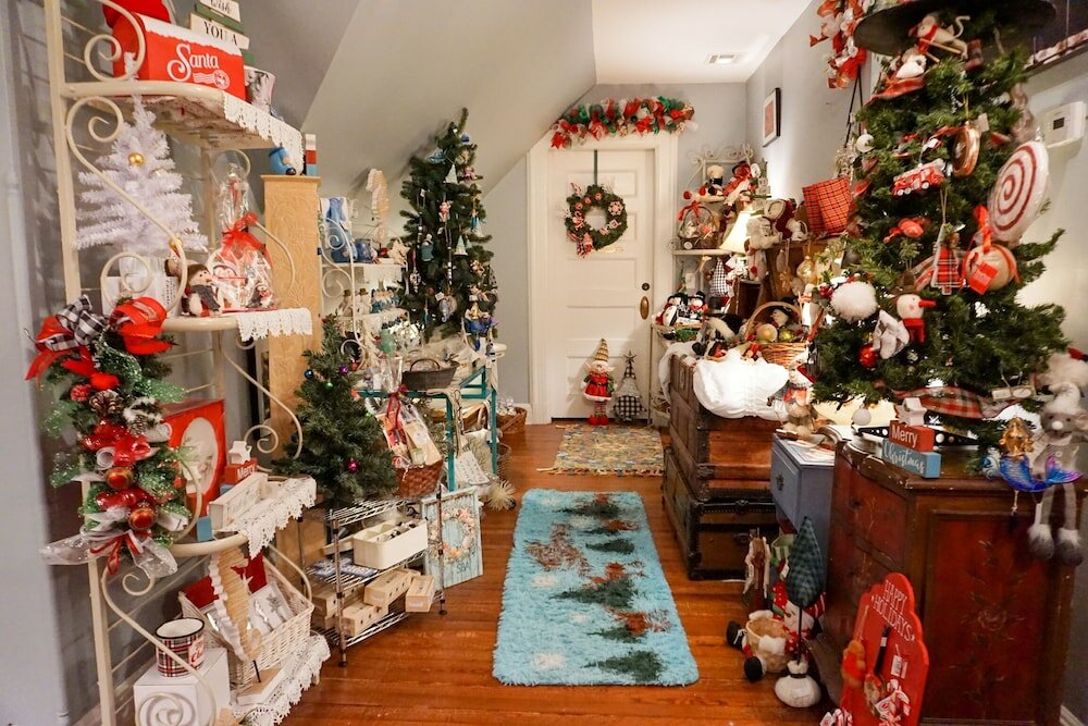 Фото Mathis House, A Victorian Bed & Breakfast and Tea Room at 600 Main