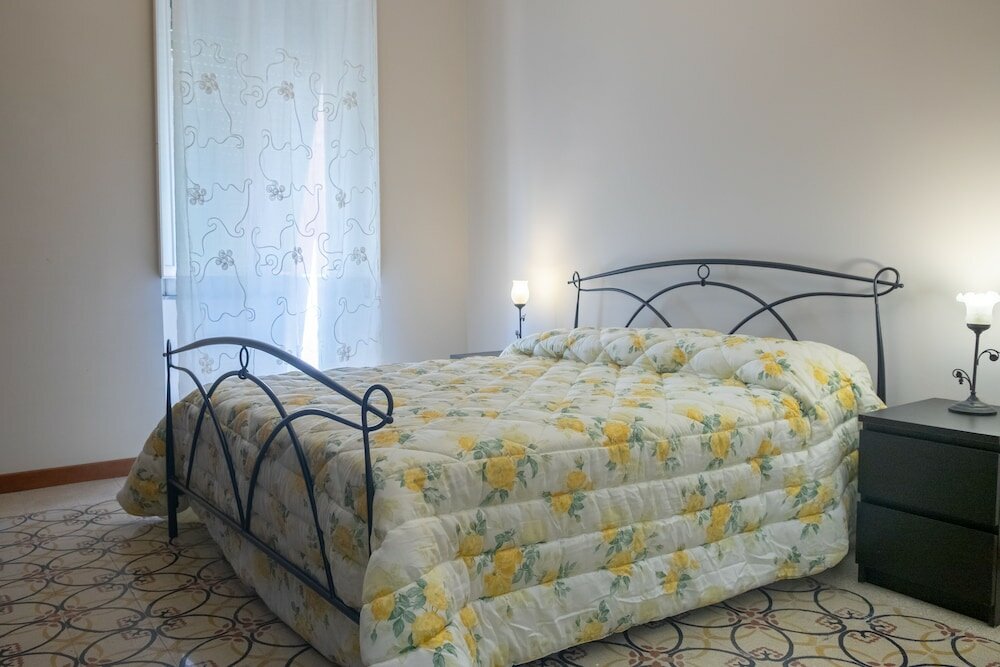 Фото Roma - VIA la Spezia 70