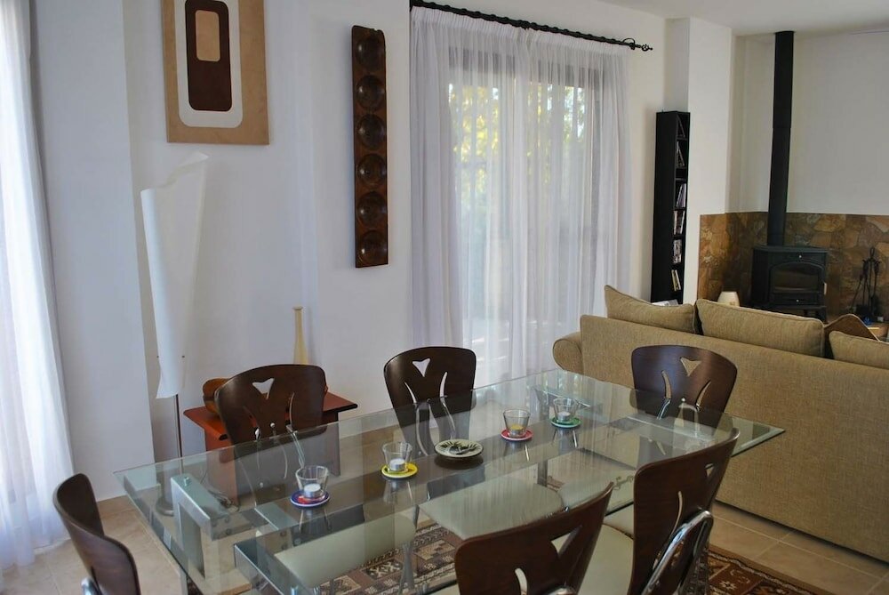 Фото Villa Brooklands by Amy Villas