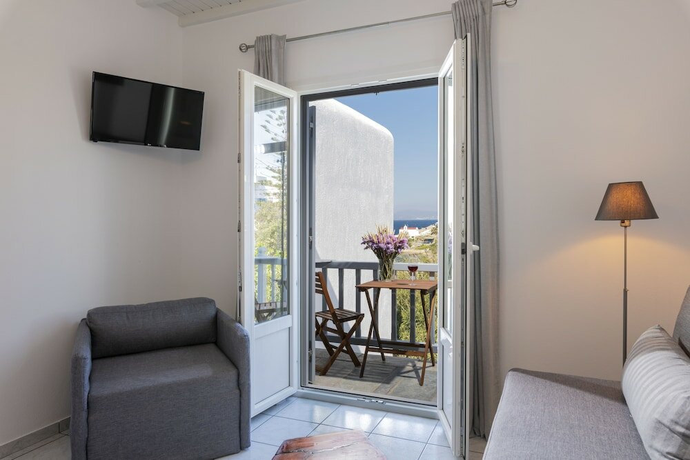 Фото Secret Garden Apartments