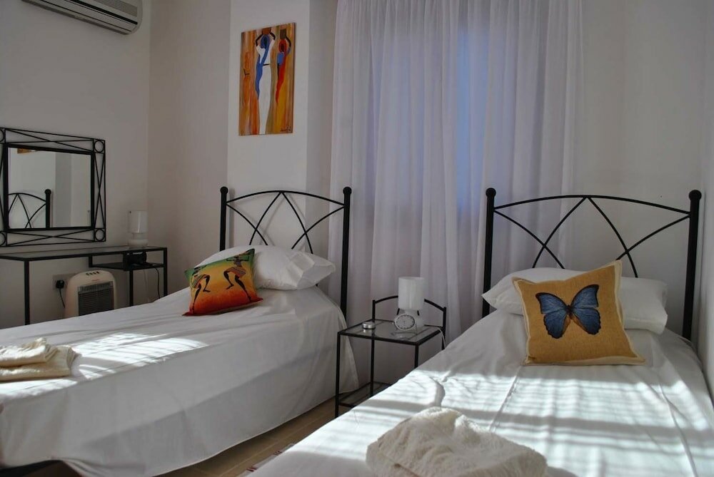 Фото Villa Brooklands by Amy Villas