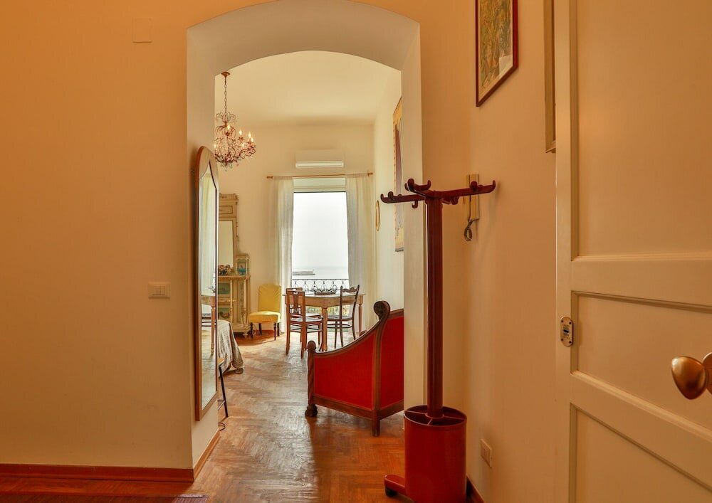 Фото Amazing Sea View in Historic Building