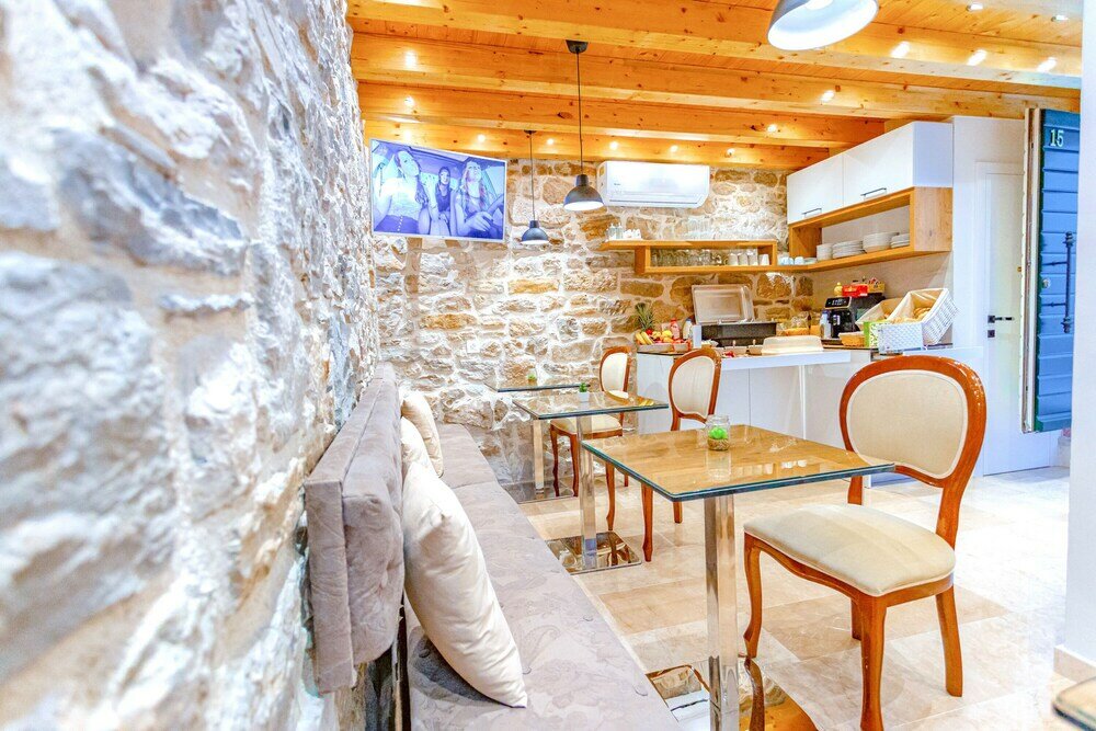 Фото L U X E Split Luxury Rooms