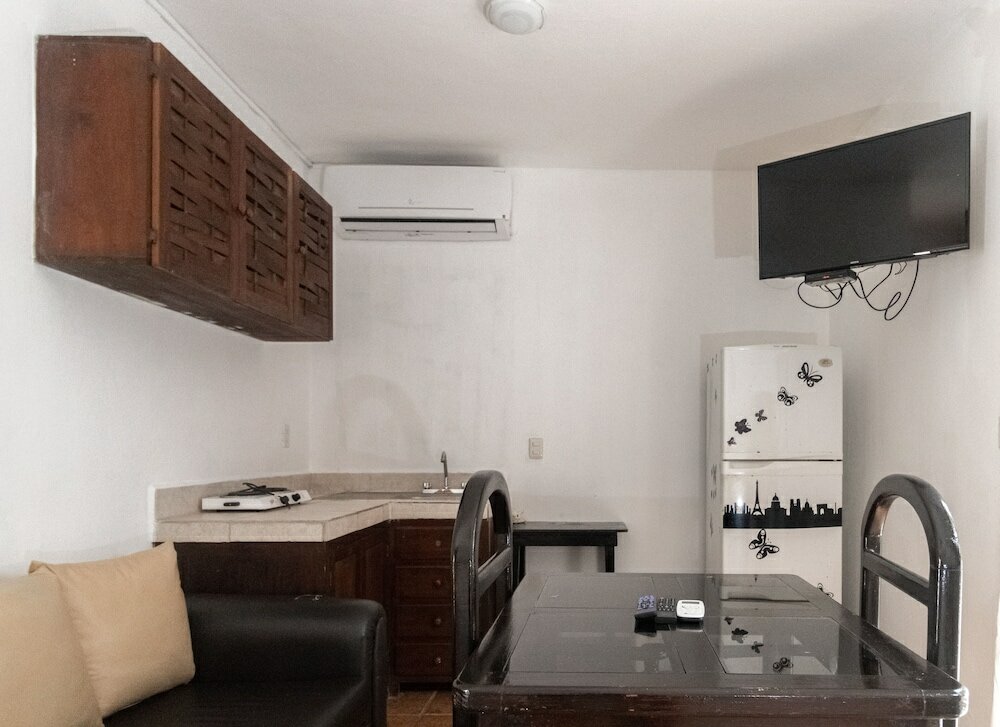 Фото Moonshine Hotel