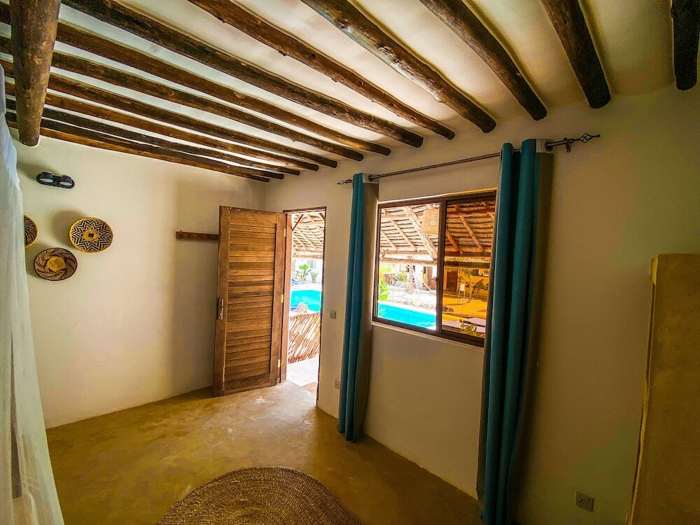 Фото Ananda Beach Hotel