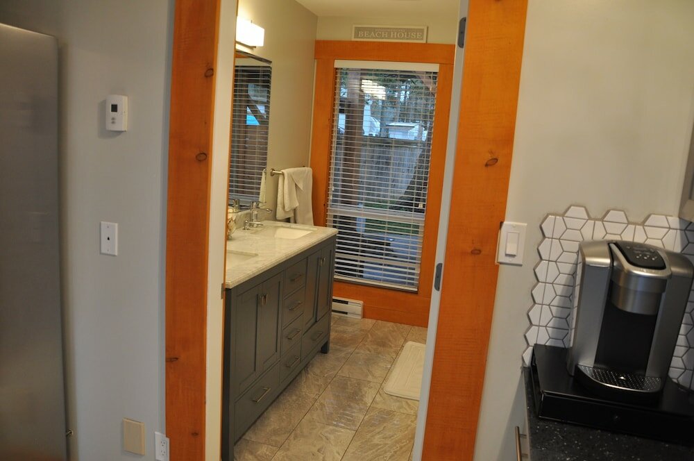 Фото Shelter Bay Resort