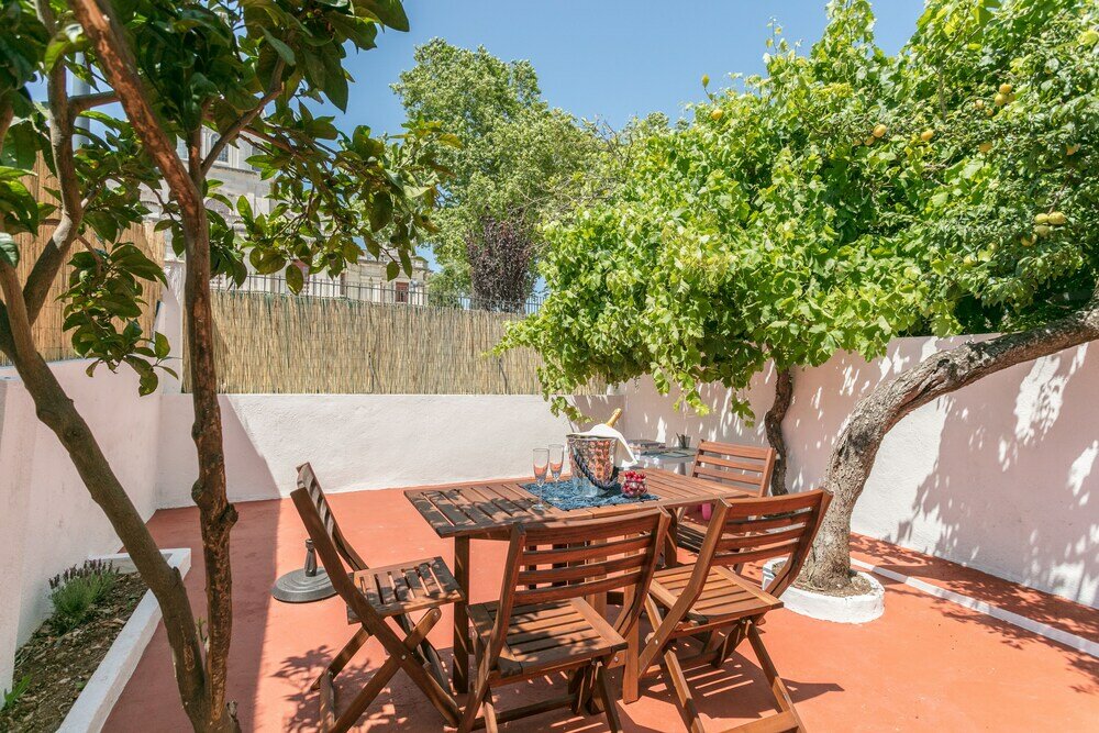 Фото Vintage Apartment in Historic Lisbon