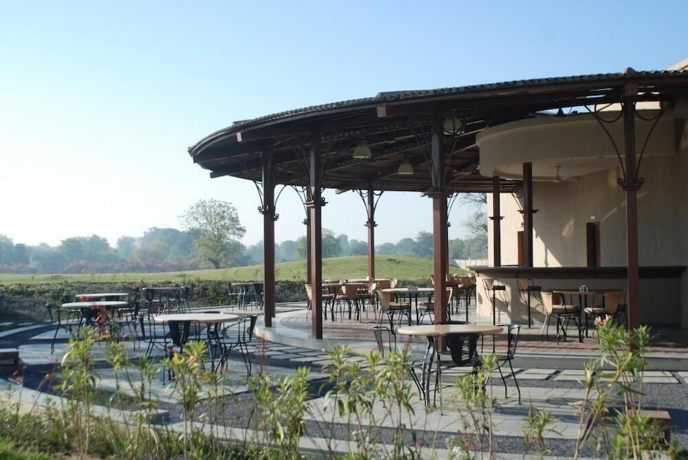 Фото Gulmohar Greens - Golf & Country Club