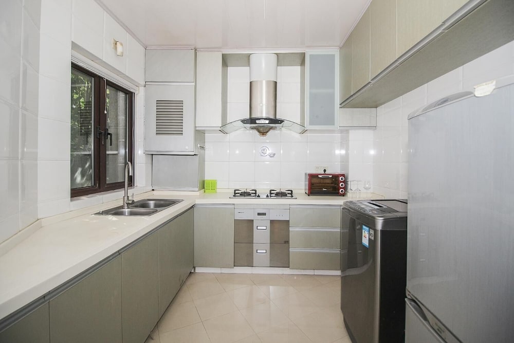 Фото Ellies Apartment Biyun Branch