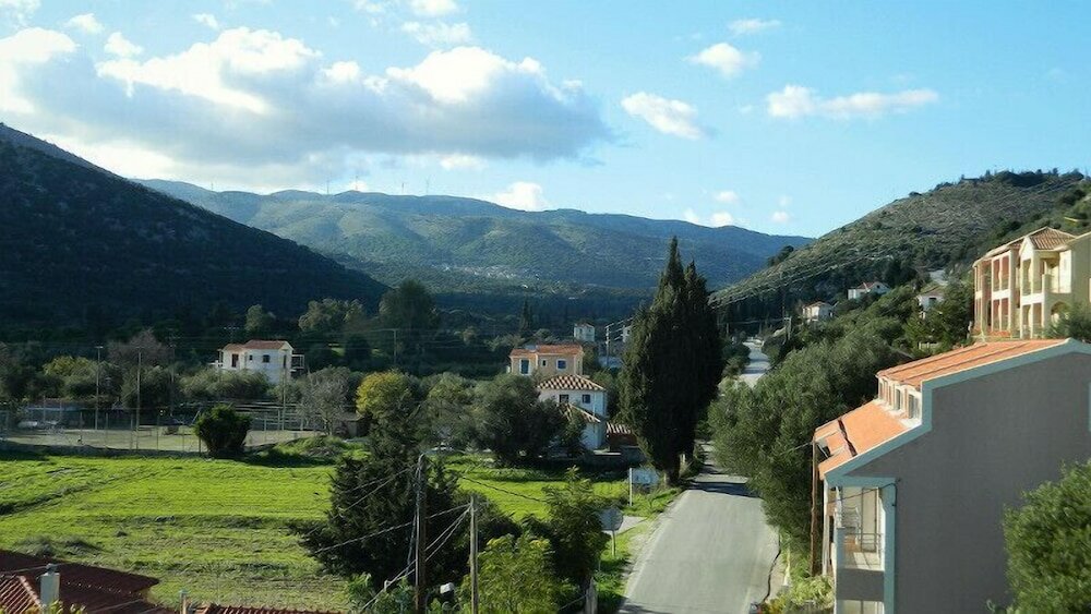 Фото Logaras Apartments