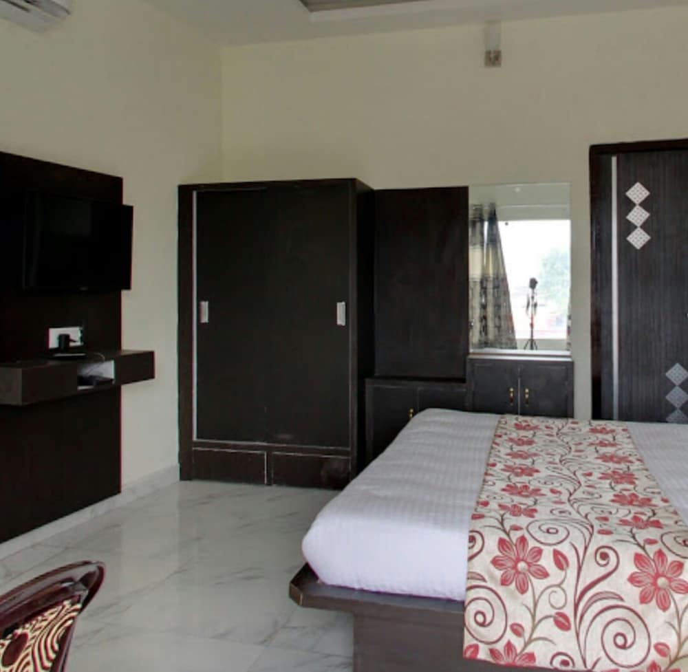 Фото отеля 2