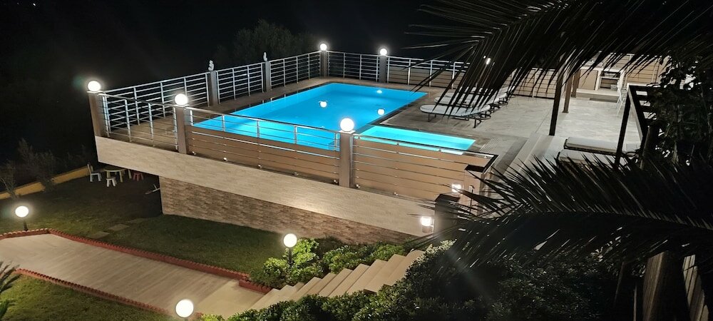 Фото Aracelia Villas with private pools