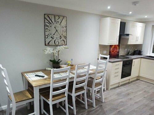 Гостиница First St Johns Hill Apartment 3 в Эдинбурге