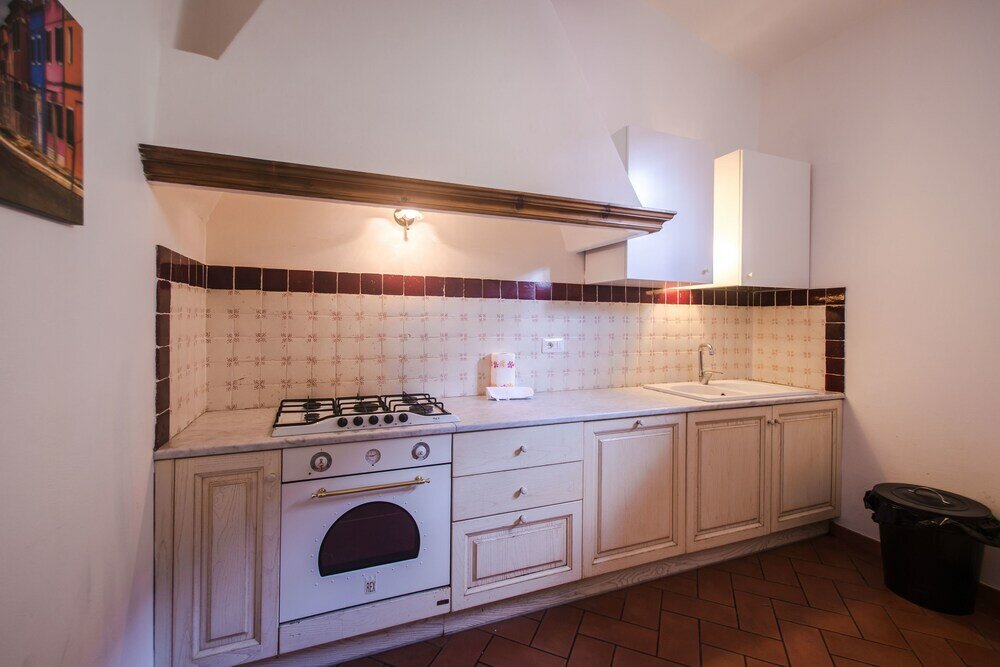 Фото Lovely 4bd Apt 3min Walk to Ponte Vecchio