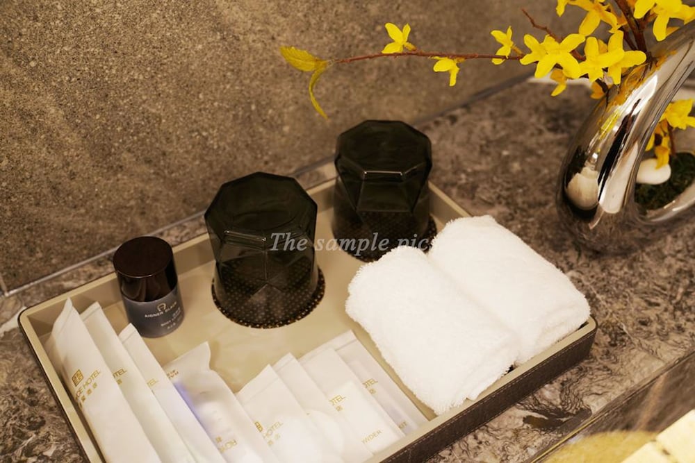 Фото Royce Hotel Shenzhen