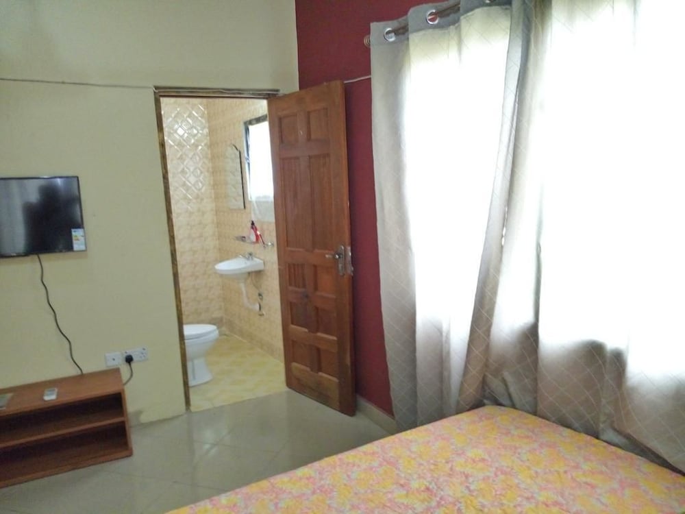 Фото Ronna apartments at Lakeside Estates