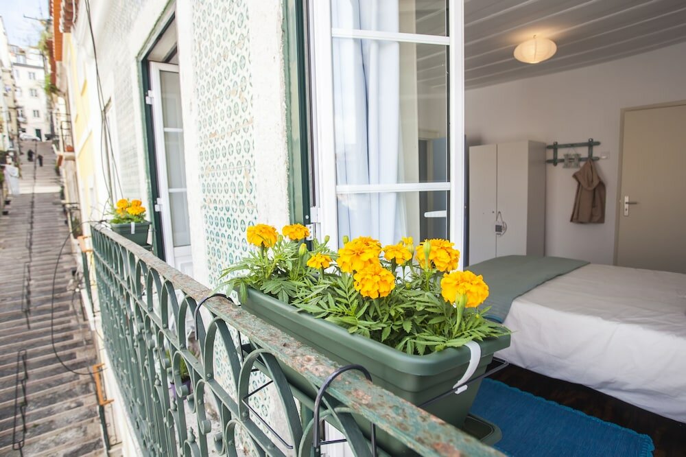 Фото Lisbon Inn Bica Suites