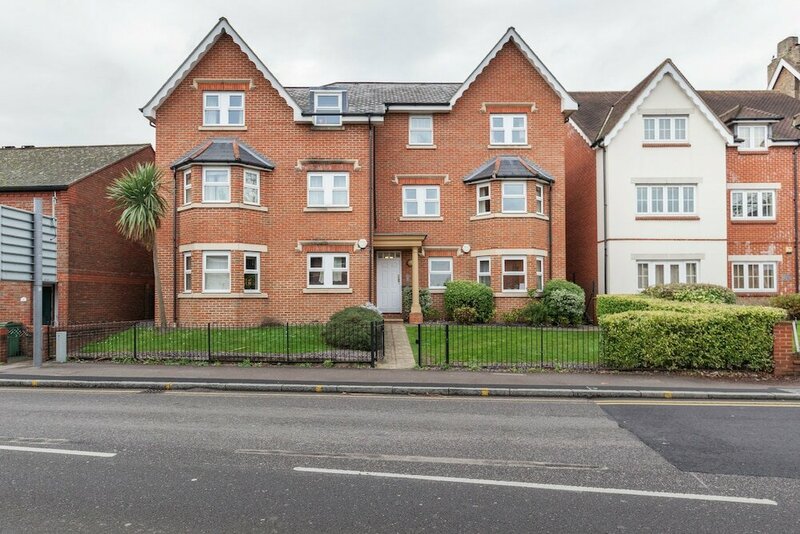 Гостиница Roomspace Apartments-Courtyard Guildford