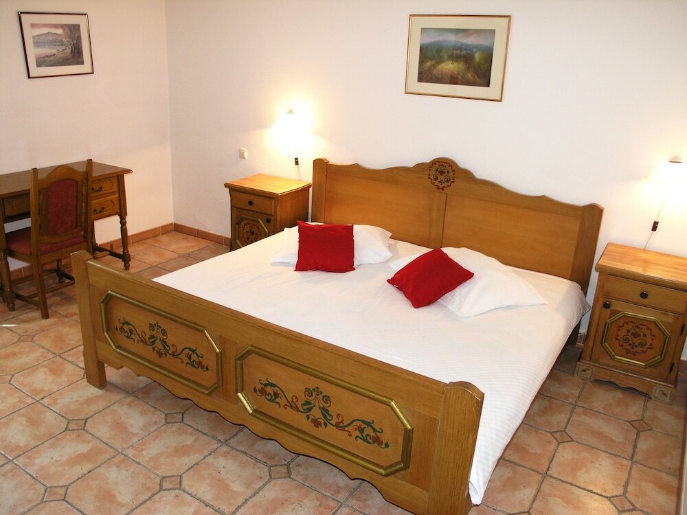 Фото Hotel Kralj Tomislav