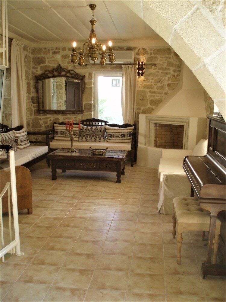 Фото Villa Arokaria