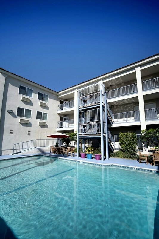 Гостиница Brookhurst Plaza Inn в Анахайме