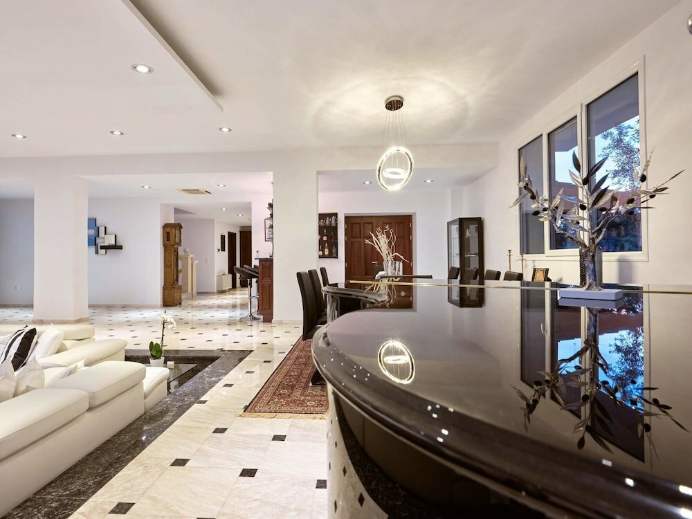 Фото Mont Bleu Luxury Villa