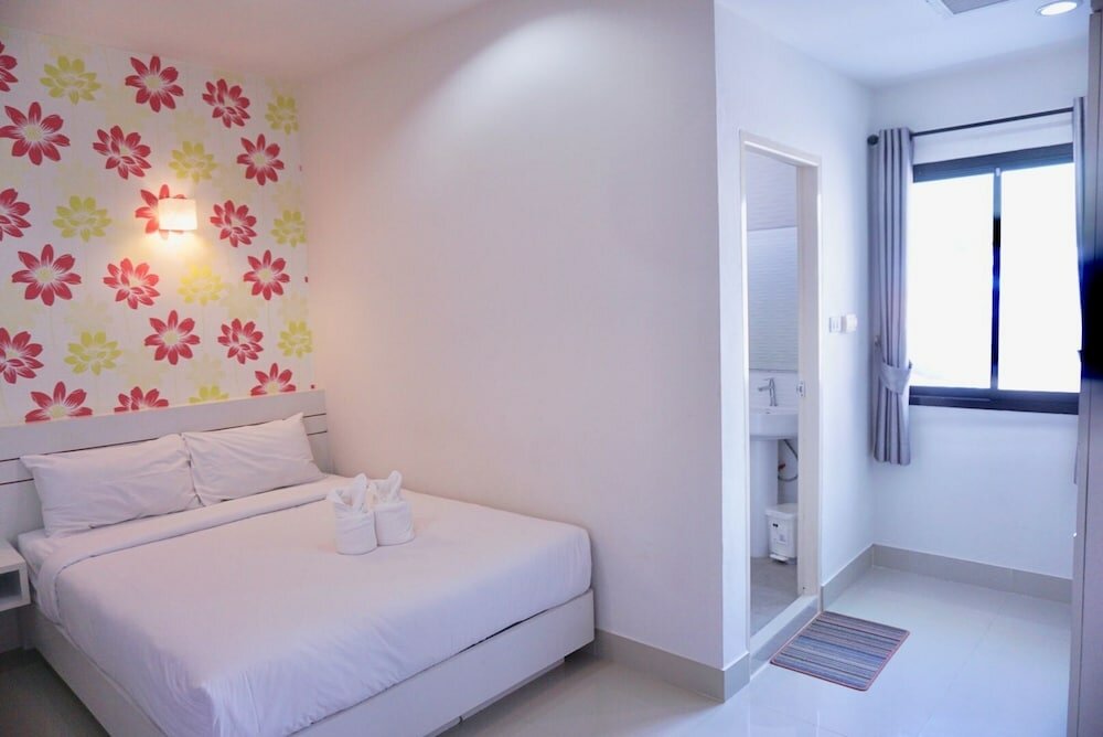 Фото Bhundaree Richy