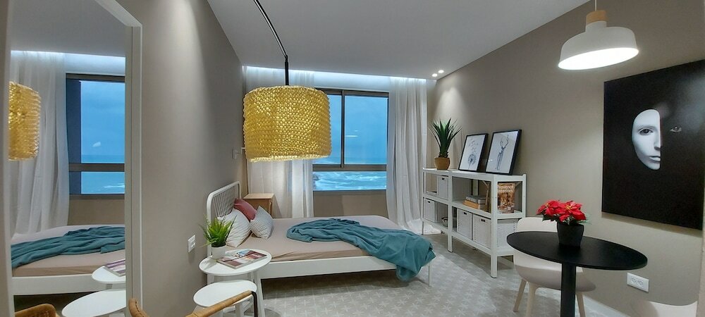 Фото Spacious Sea View Apartment