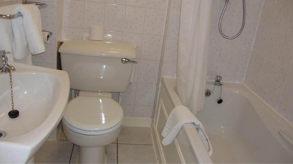 Фото The New County Hotel