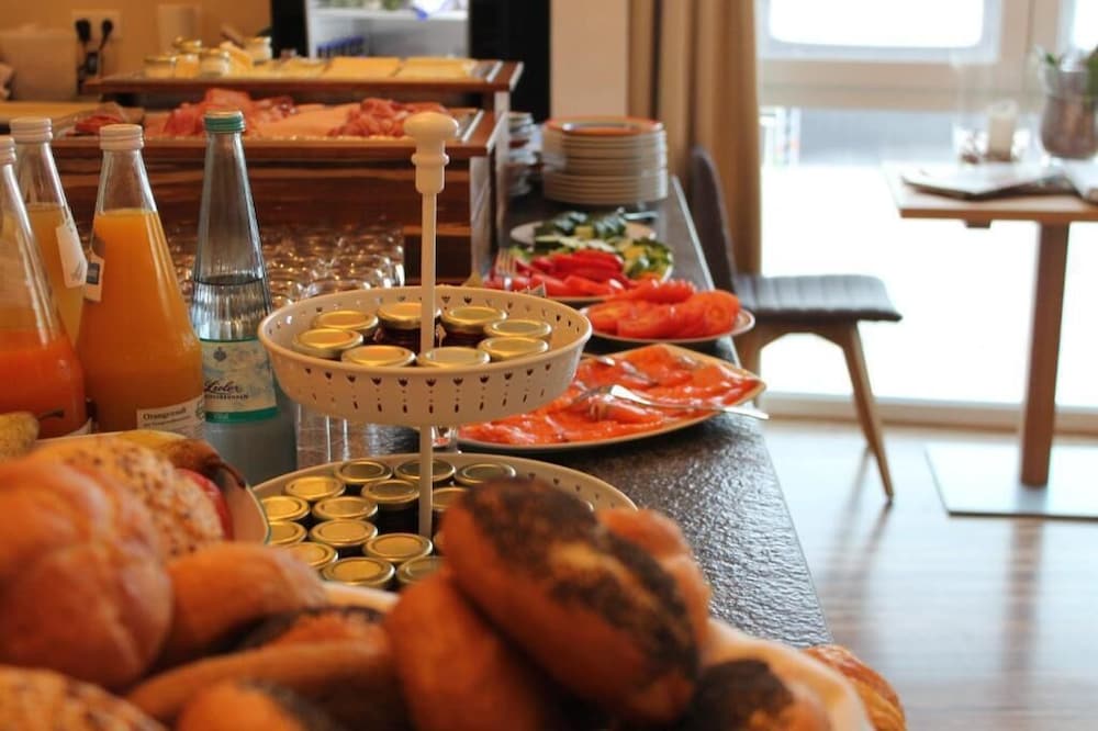 Фото Restaurant Hotel Zum Storchen