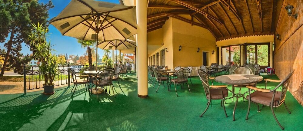 Фото Hotel Buchlovice