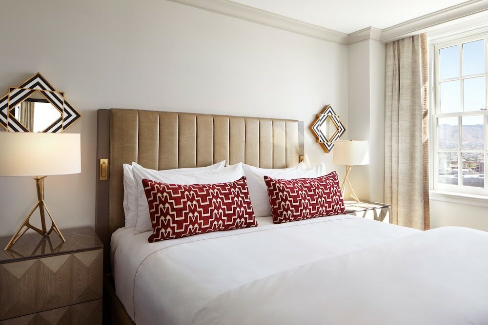 Фото The Plaza Hotel Pioneer Park