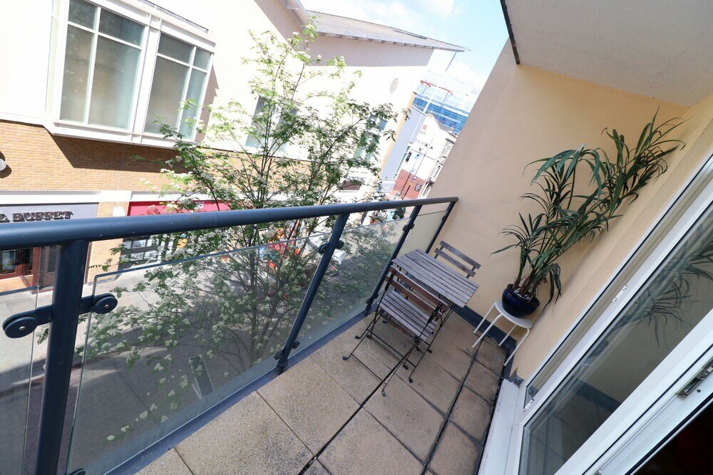 Фото 3 Bed Apartment - Mermaid Quay